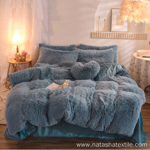 Custom winter PV plush polyester comforter sets